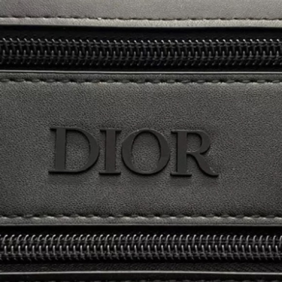 DIOR Men's Double Compartment Toiletry Travel Bag | BLACK NAVY BLUE | NEW!!🖤✔️ - Picture 2 of 14